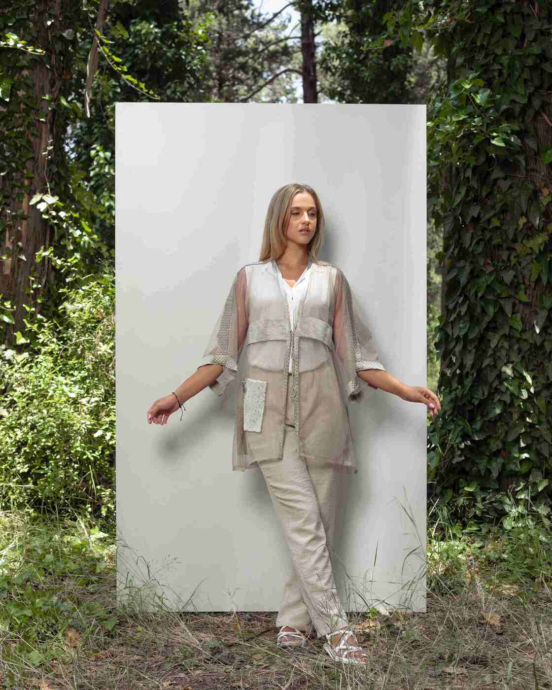 Golden Path" Dantelle Kimono