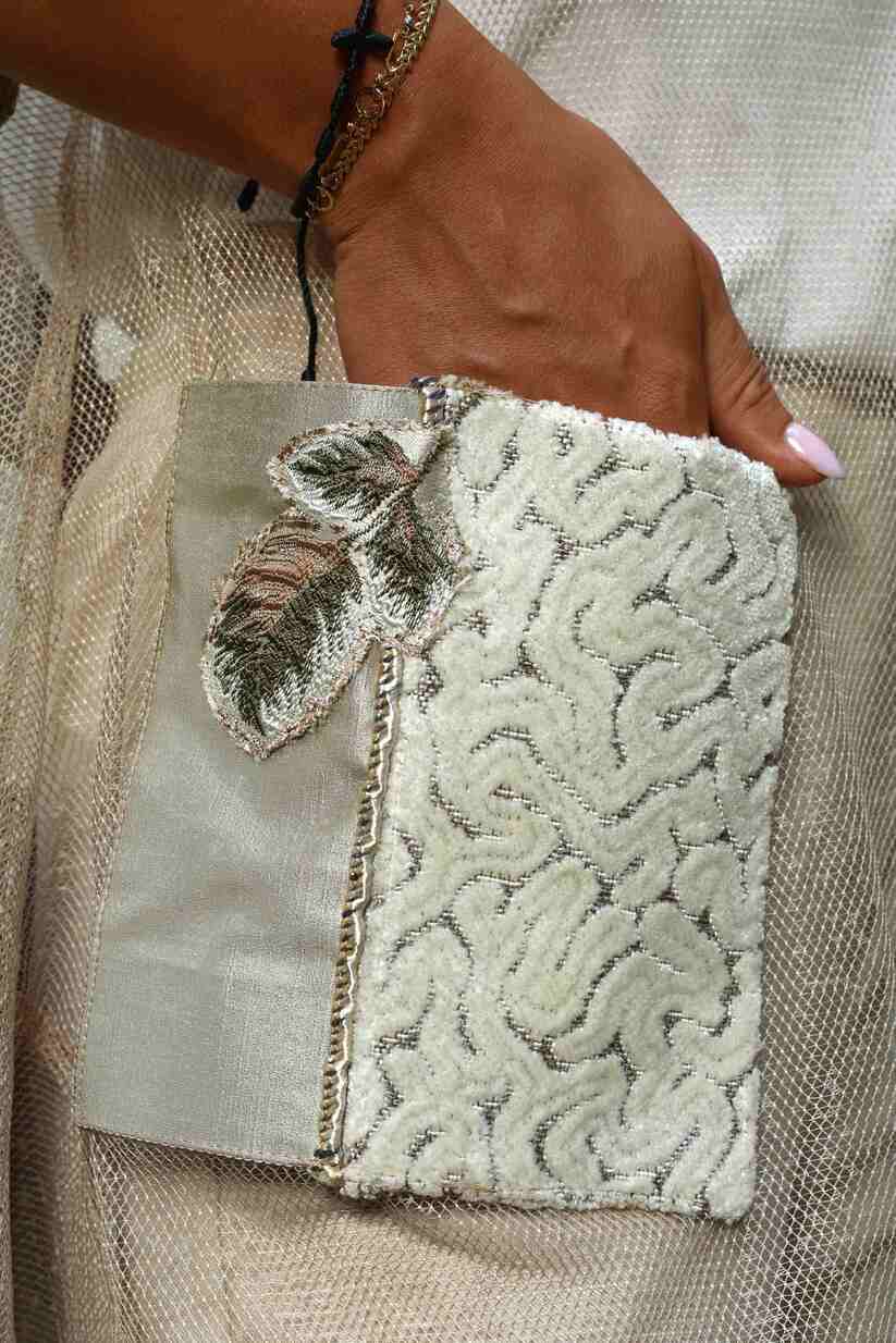 Golden Path" Dantelle Kimono