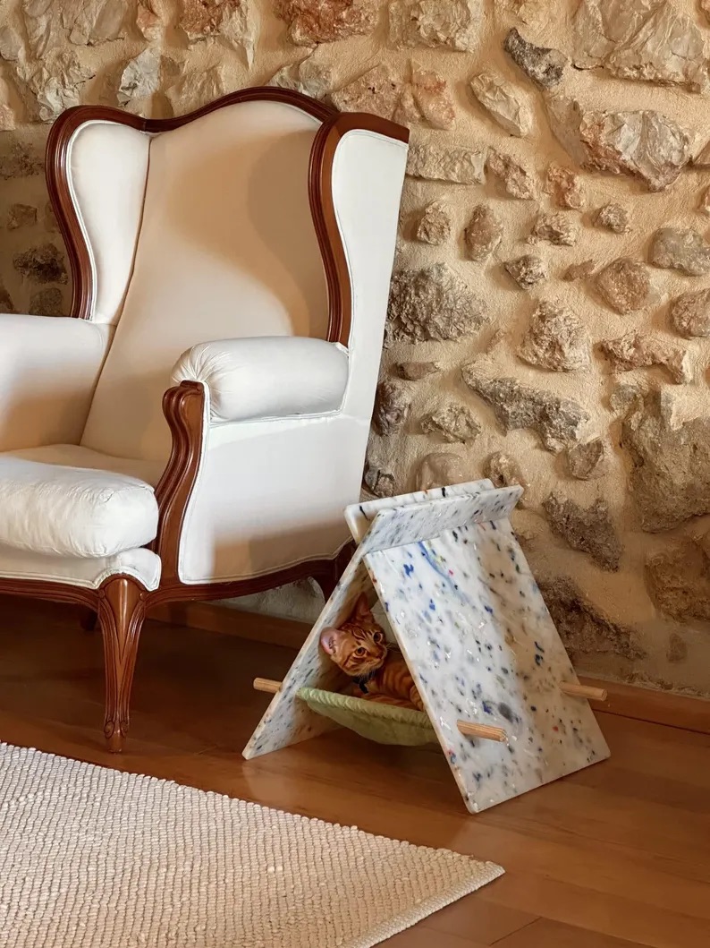 Tipi Eco: Recycled Plastic Cat Teepee